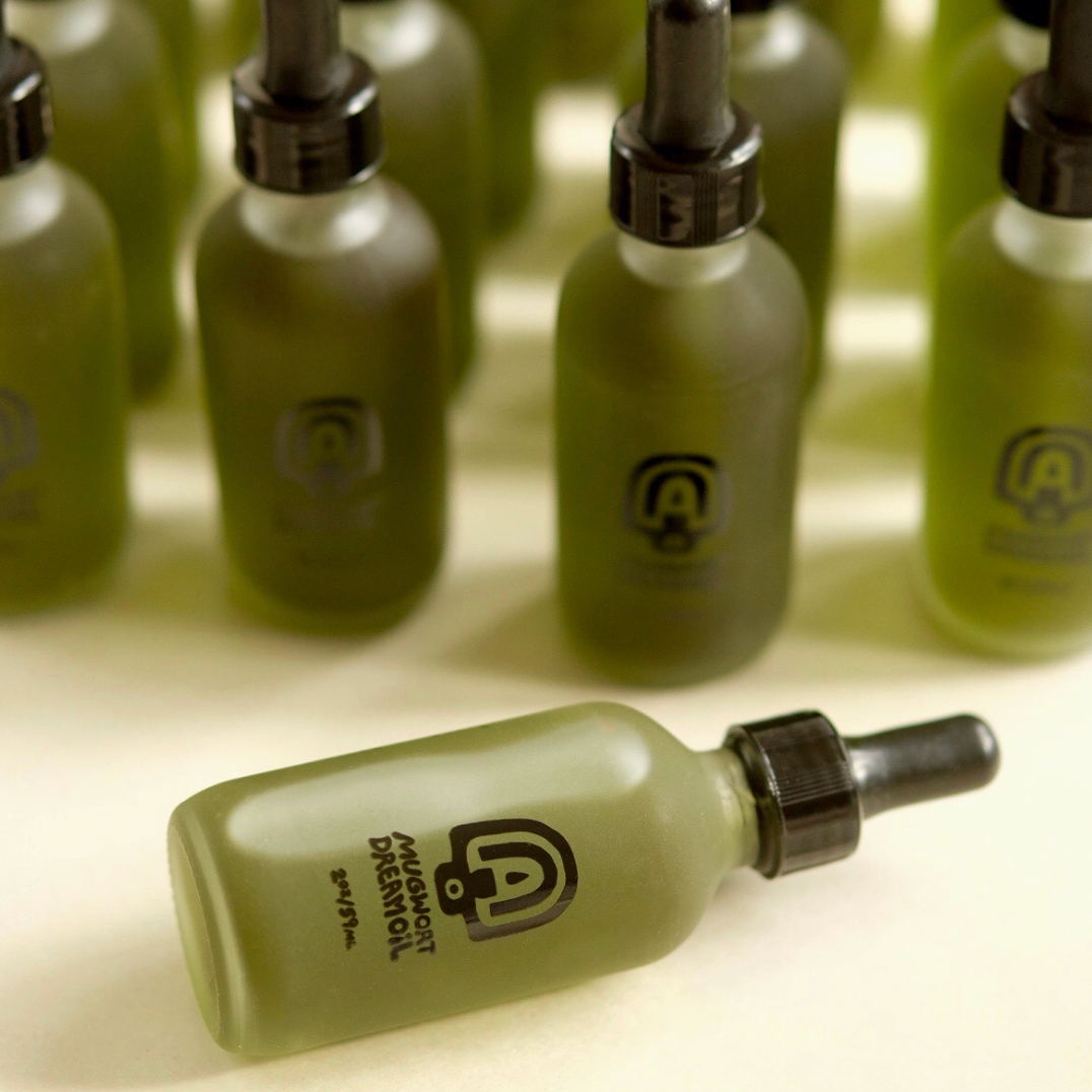 mugwort dream oil